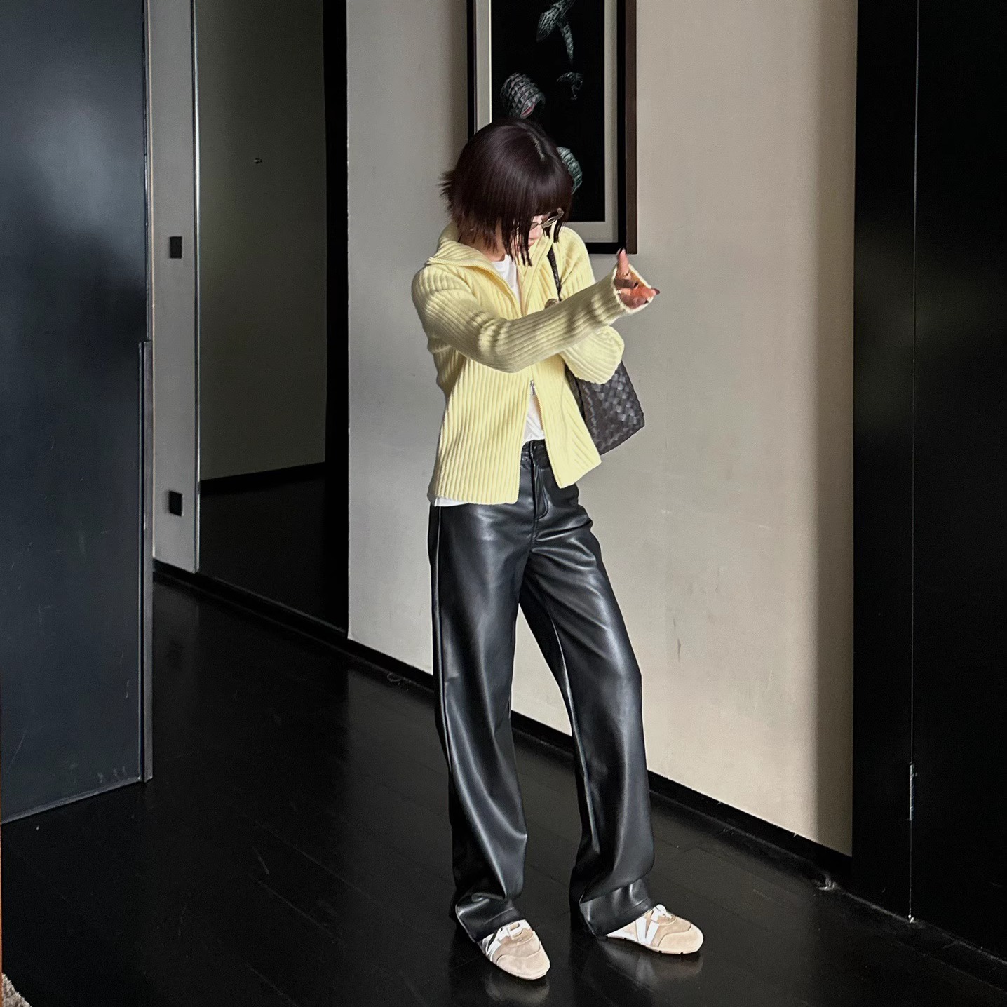 直筒显瘦显腿直小羊皮质感皮裤