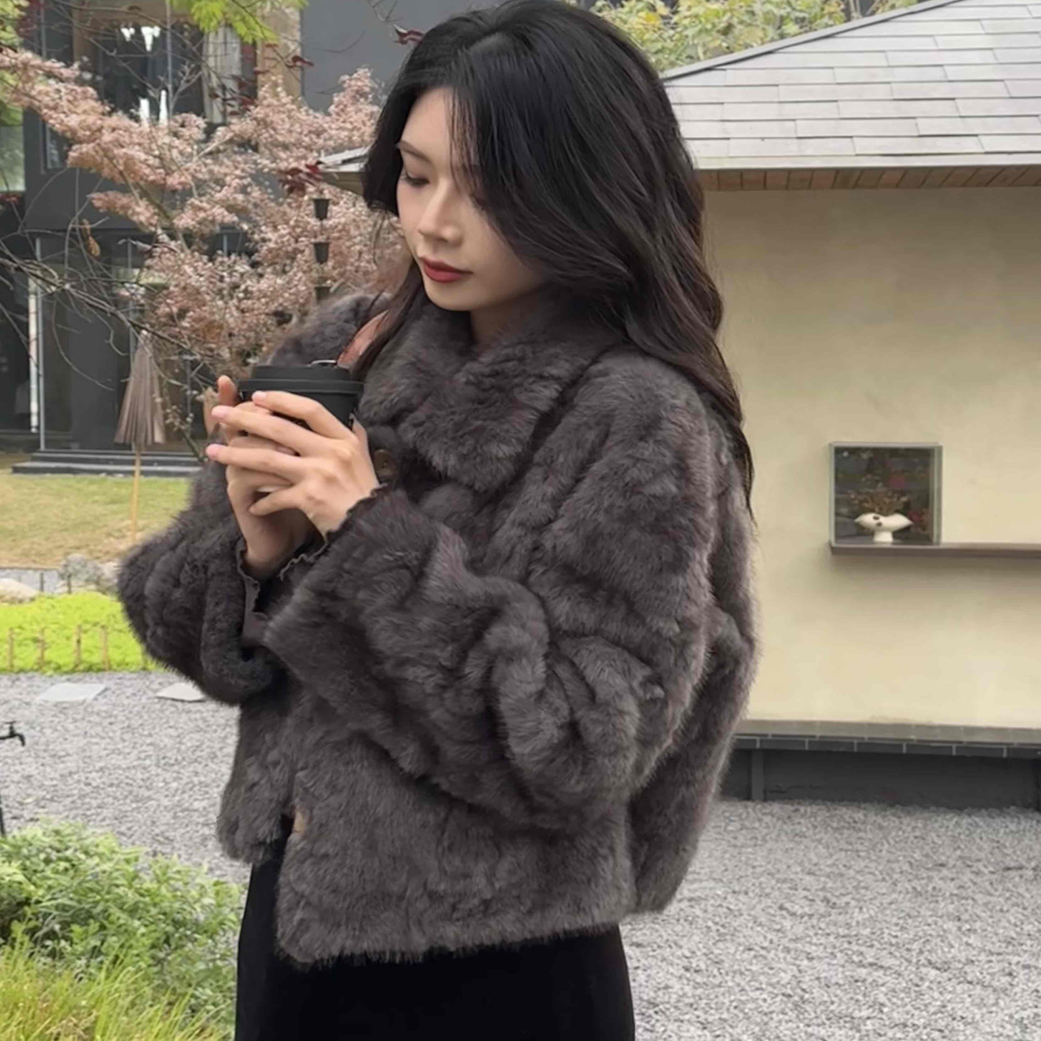 XIAOYIZI斯里兰卡冬日氛围感仿狐狸毛可立领皮草外套保暖毛毛大衣