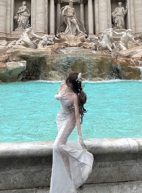 雪妮原创〈女神降临〉女神风白色高级感显瘦收腰吊带连衣裙长裙