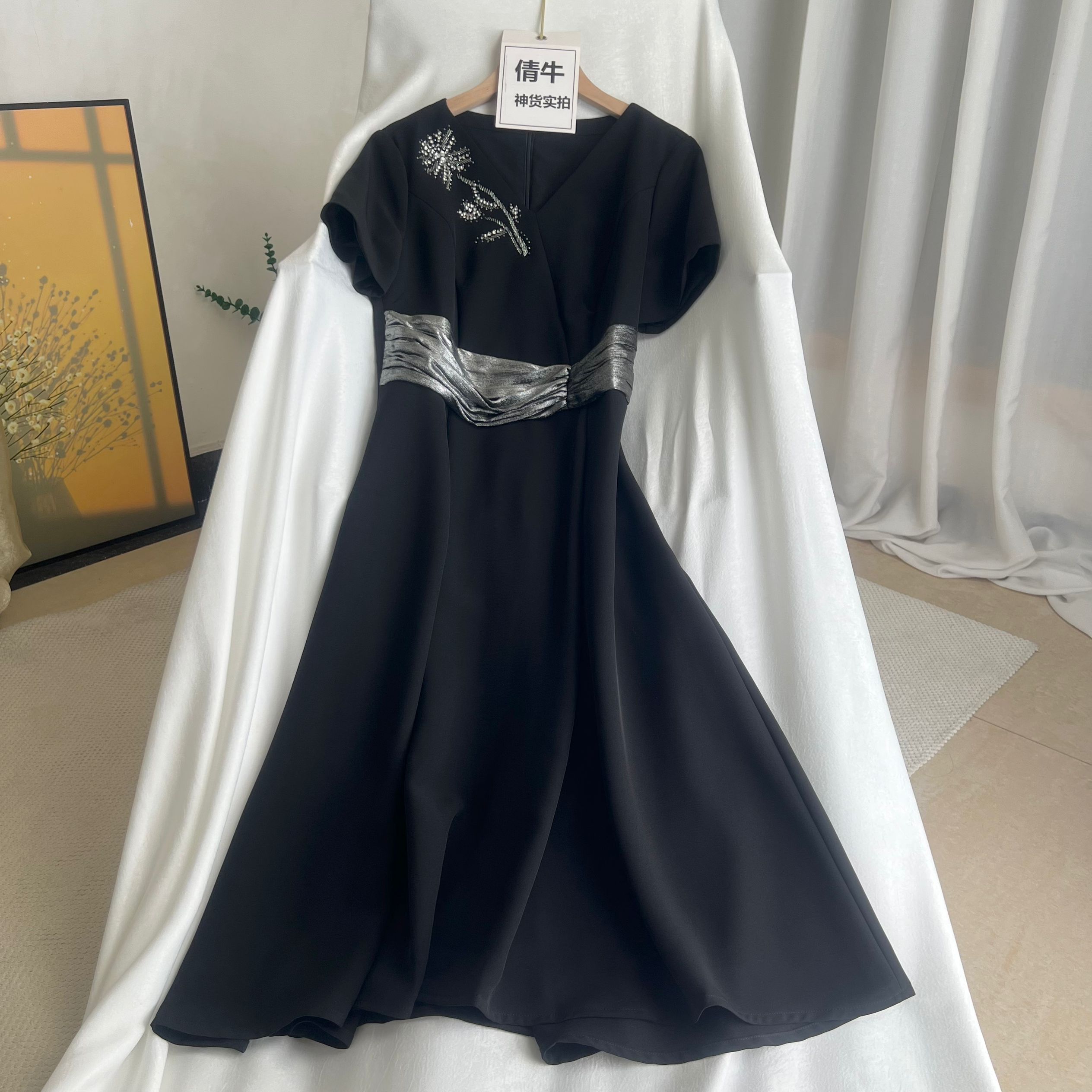 倩牛高端】品牌渠道货 62醋酸纤维 手工钉珠轻礼服式短袖连衣裙