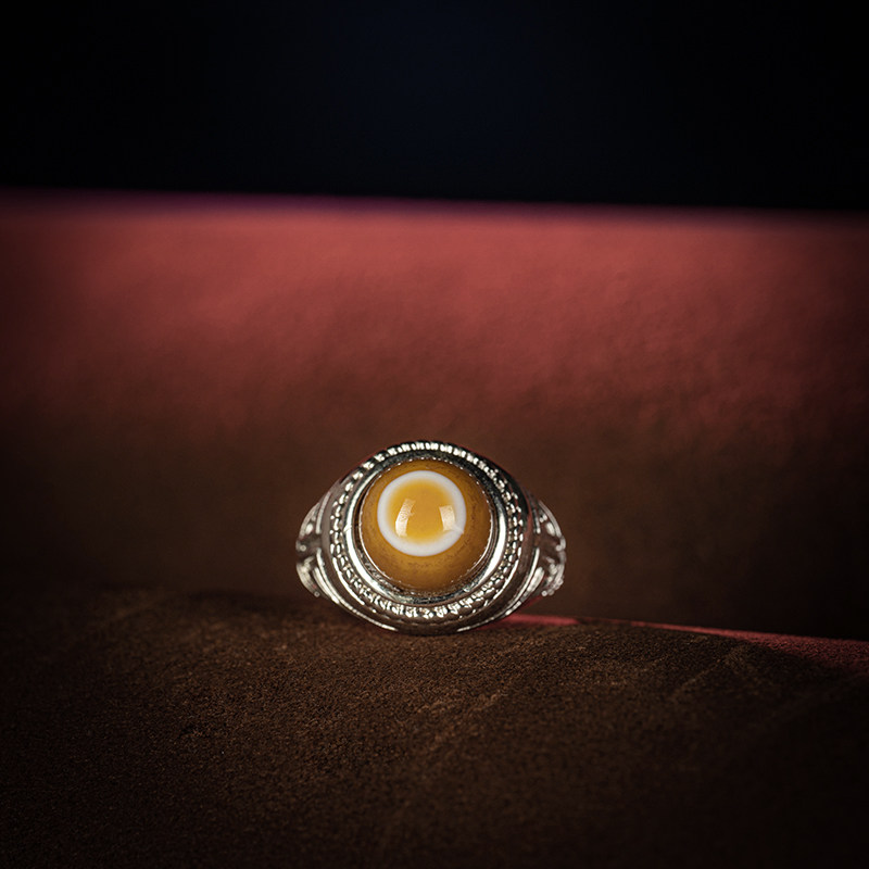 藏传手饰品藏家级印系罕见橘白双色羊眼银纯银镶嵌老天珠戒指指环