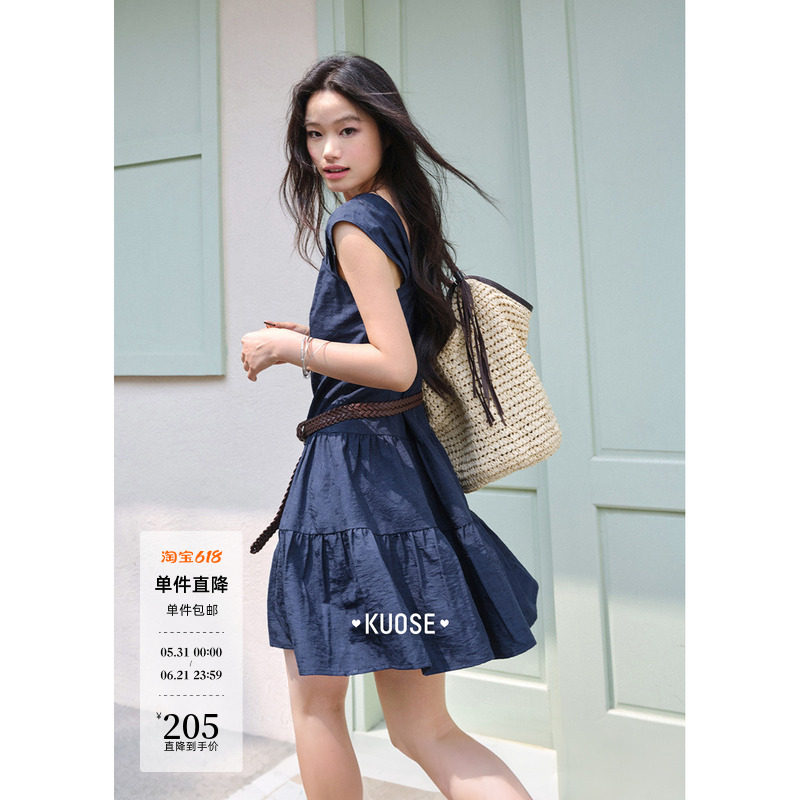 阔色不对称斜肩收腰短裙子女2026夏季新款藏蓝色拼接a字连衣裙春