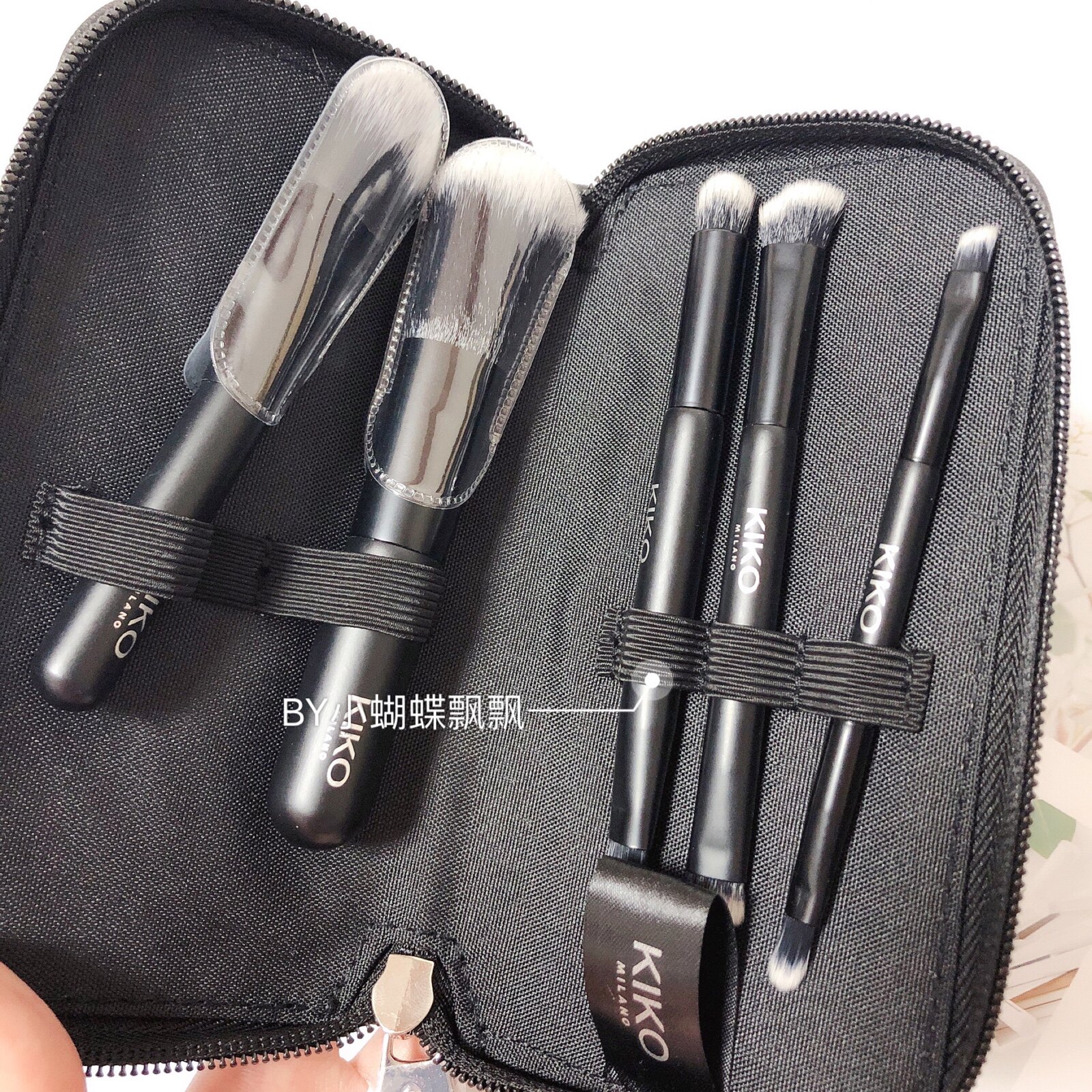 现货意大利KIKO化妆刷+化妆包套装 5件套 双头眼影刷腮红刷粉底刷