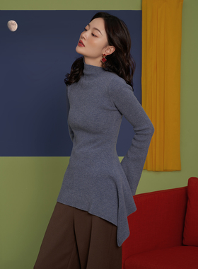 兰奕屋语 蓝色异形羊毛打底衫 喇叭袖不对称秋季修身内搭高领套头