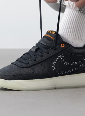 Nike耐克白色实战篮球鞋