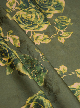 军绿色玫瑰印花金边提花28姆米缎面提花香云纱面料旗袍连衣裙布料