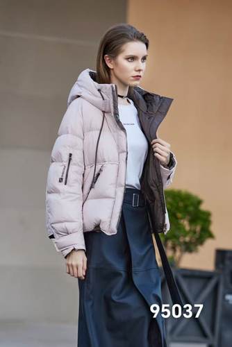 金影奇95037大码羽绒服女胖MM短款连帽国标90白鸭绒200斤女装新款