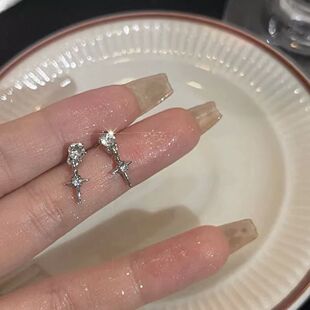 十字流星耳钉女甜酷细针锆石四角星星耳环银色耳坠耳骨ins小众