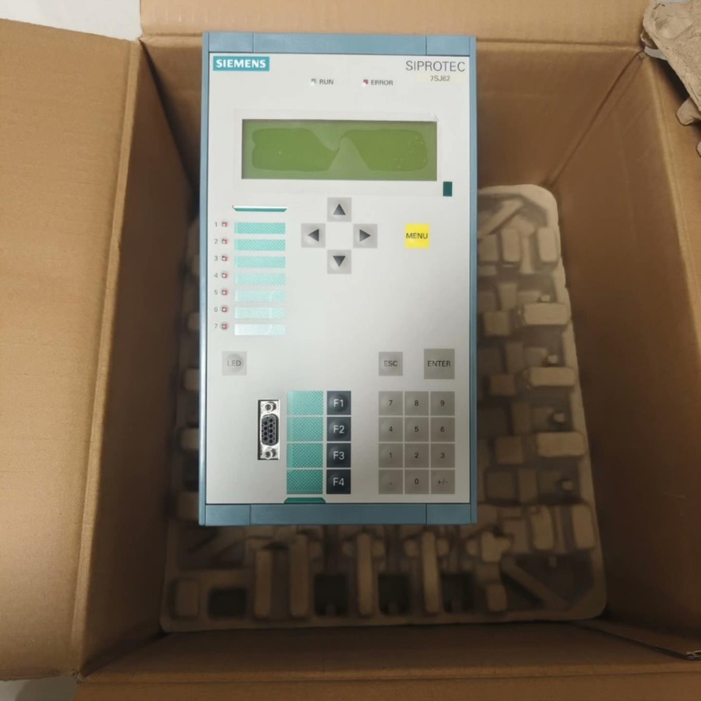 西门子保护装置7SJ6221-5EB20-3FE0GG