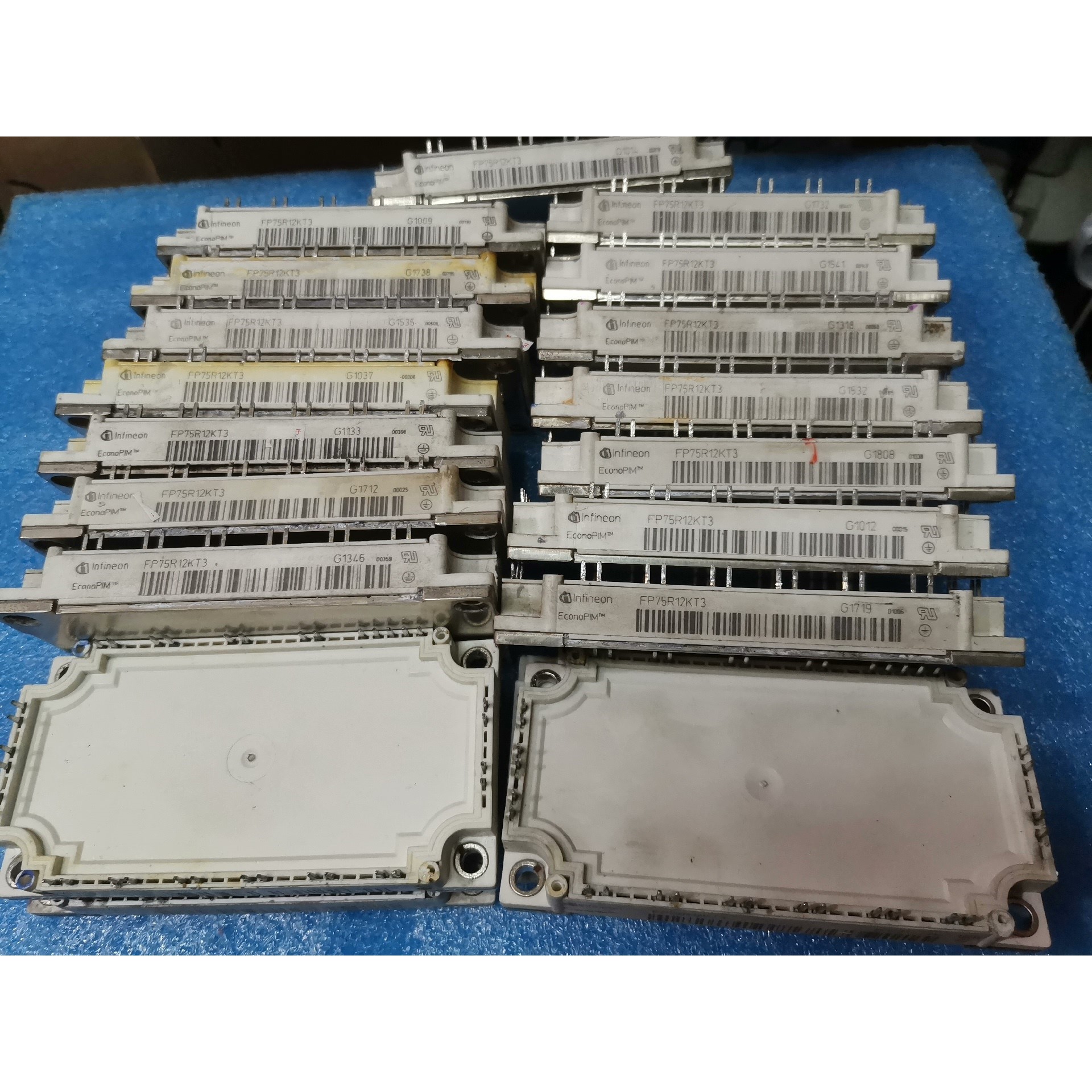 英飞凌  FP75R12KT3 库存24个