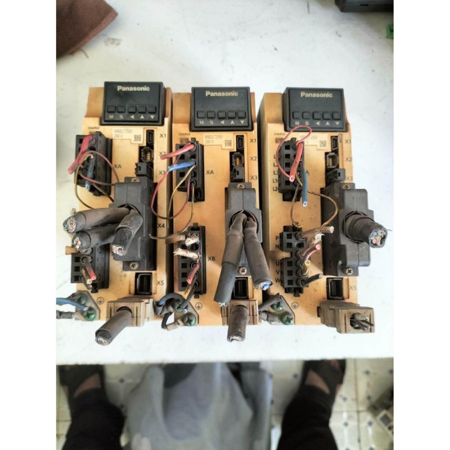 松下伺服驱动器MBDLT25SF  400W二手拆机功能