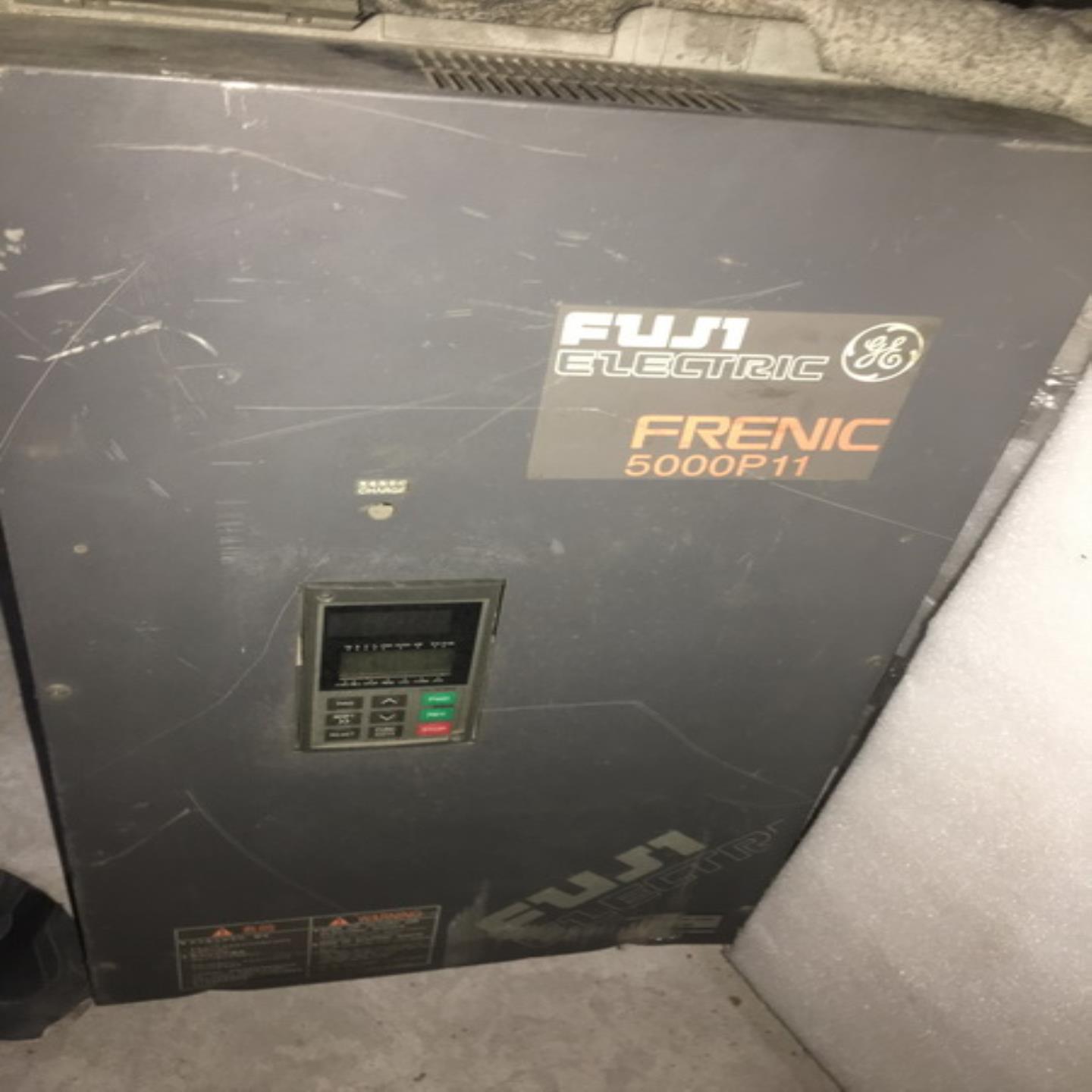 富士 FRN55P11S-4CX 55KW 380V 电流矢量型 二手变频器