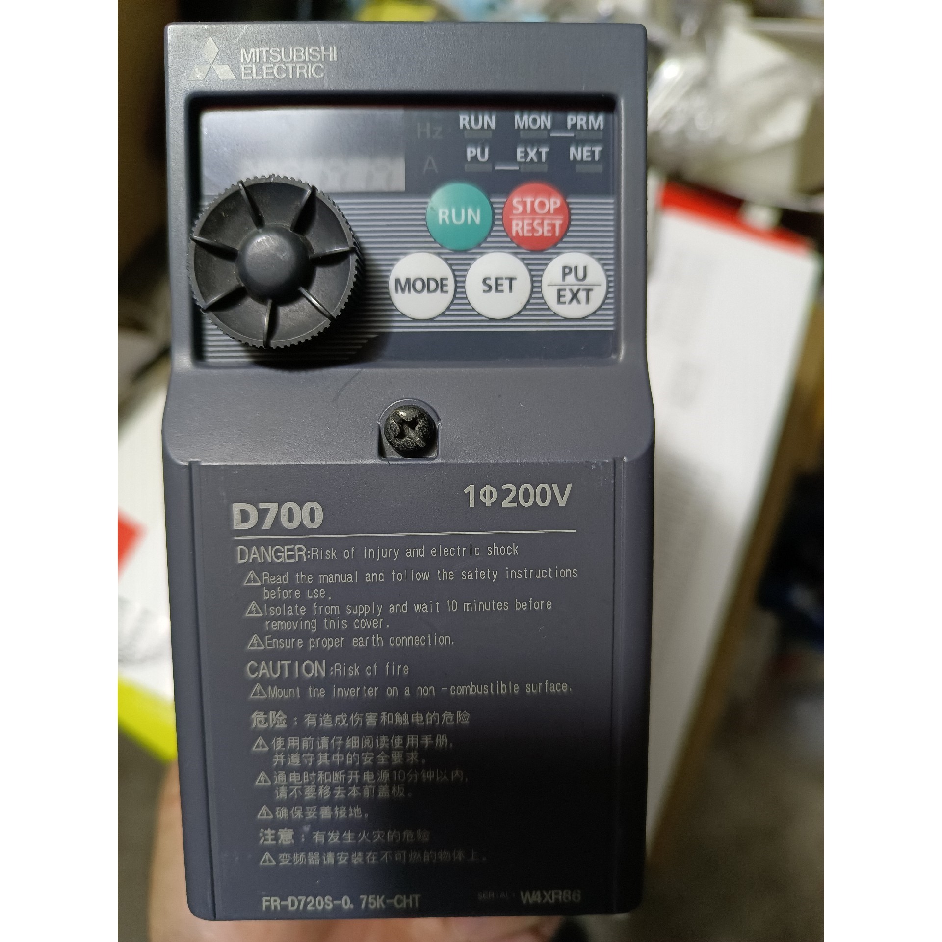 三菱变频器三菱变频器FR-D720S-075K-CHT