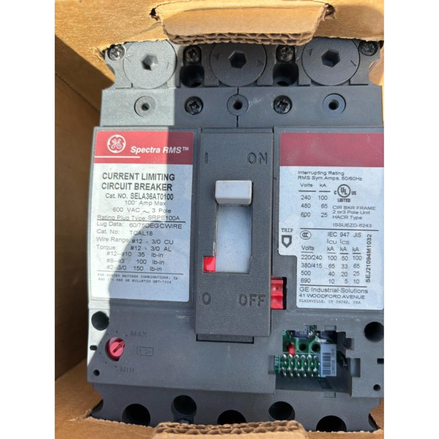 GE 美国通用光谱断路器SELA36AT0100 3P 10