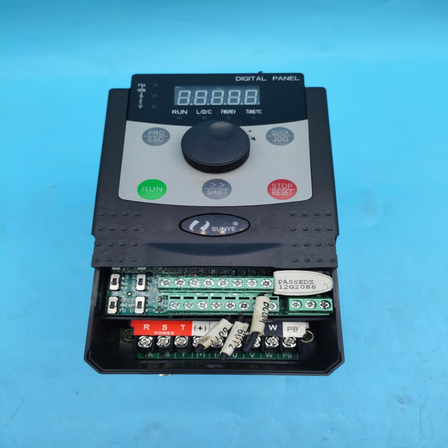 SUNYE变频器 CM510-A4T1R5GB 15KW 380V一手拆机资源 成色漂亮