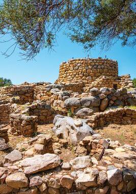 [预订]Sardinia: Megalithic Island From Menhirs To Nuraghi: Stories 9788857245560
