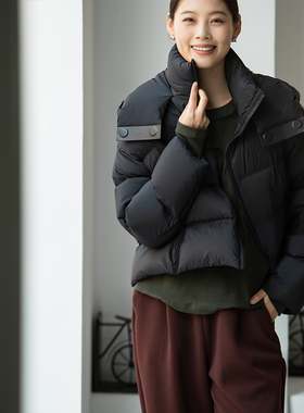 Y88350 文艺休闲气质连帽拼皮吸扣软轻宽松短款羽绒服女 米兰宣言