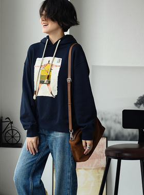 R1326C 文艺休闲减龄水洗棉趣味印花宽松连帽套头卫衣女米兰宣言