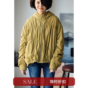Y9113C韩版文艺休闲褶皱设计宽松羊毛绒短款连帽棉服女冬米兰宣言