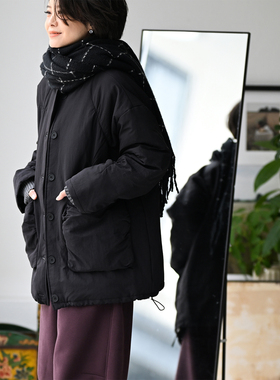 包邮特●F58010 文艺休闲不对称捏褶设计宽松圆领单排扣棉服女冬