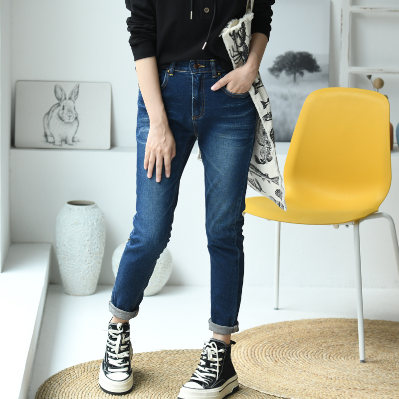 水洗压皱弹力修身九分小脚牛仔裤