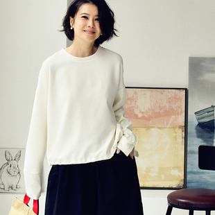 圆领百搭休闲长袖 缎面拼接宽松抽绳短款 T恤米兰宣言 新中式 T2207C