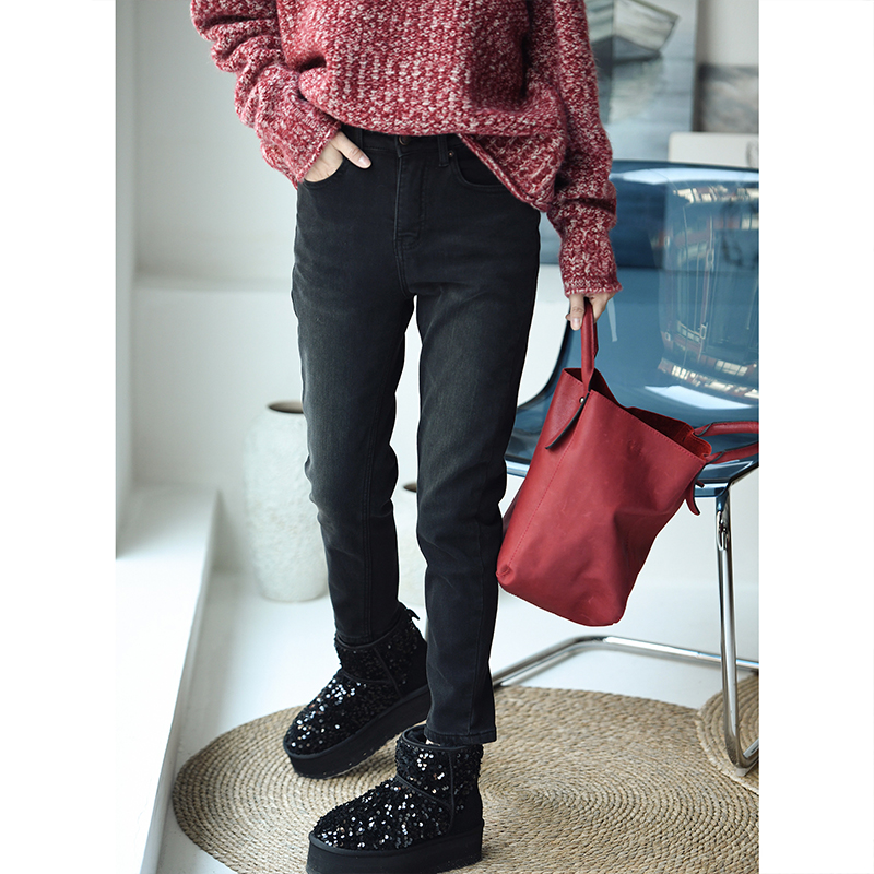 字母刺绣加绒显瘦高腰小脚牛仔裤