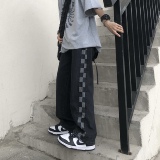 黑灰色