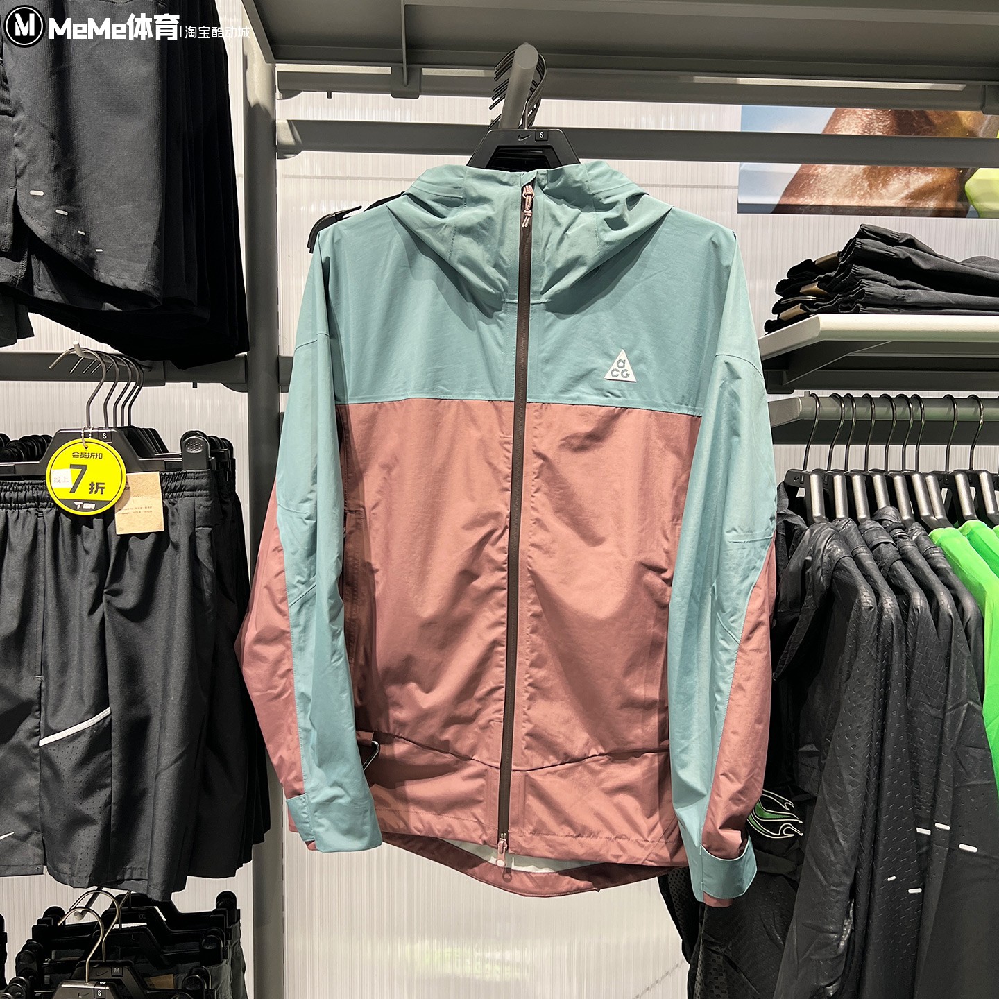 耐克女装2026秋款户外运动登山徒步防风防水硬壳冲锋衣HJ2688-382