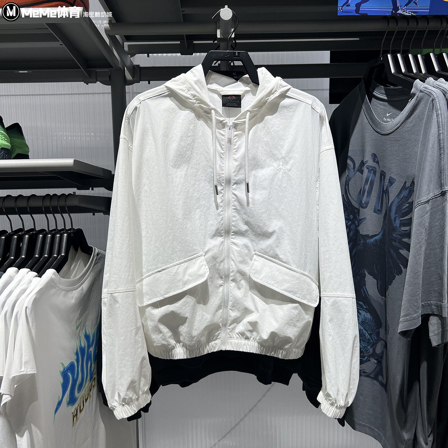 NIKE耐克2026秋款女子Jordan时尚宽松连帽运动防晒外套IF1178-100