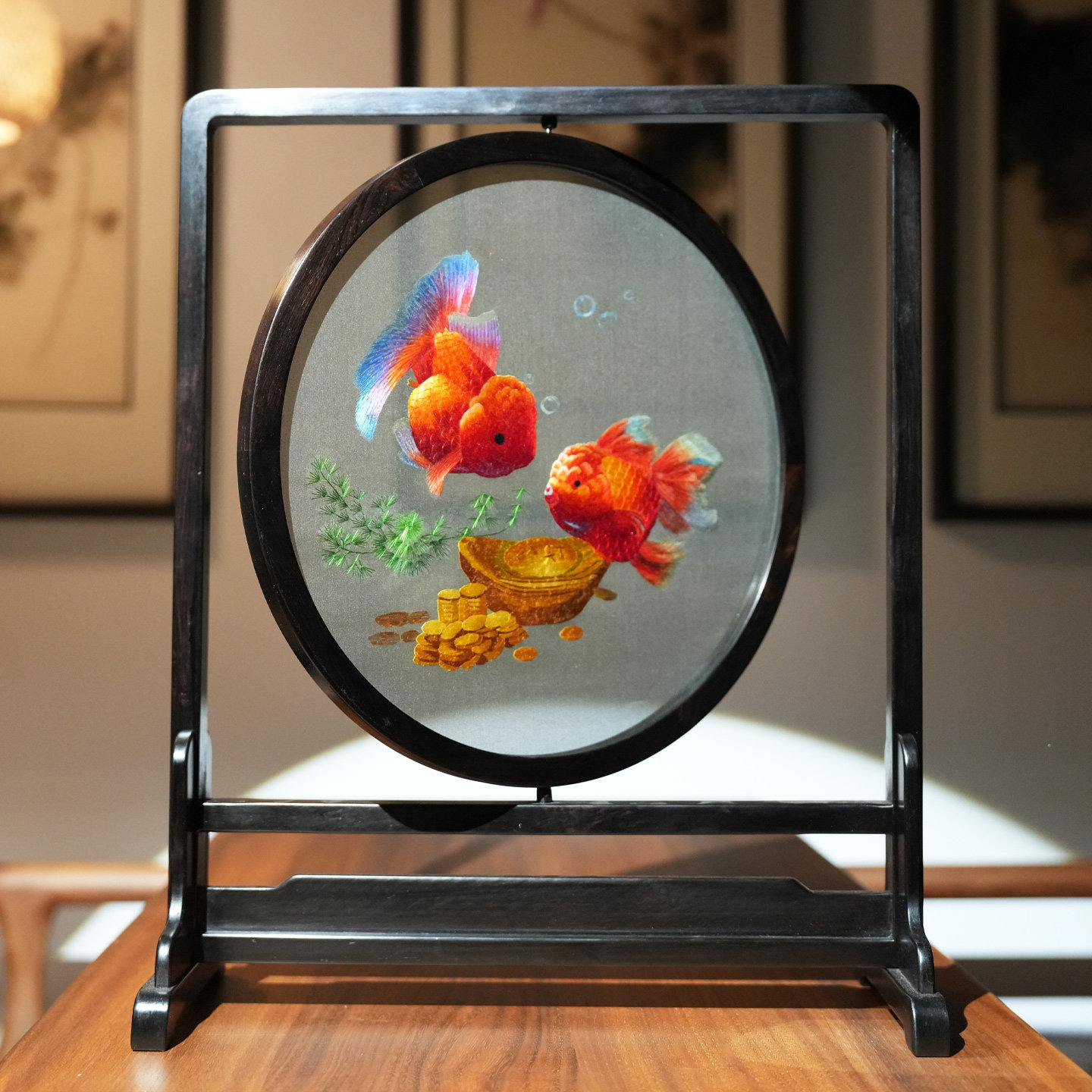 苏绣双面异色手工元宝鱼刺绣中国风收藏纪念送人礼物桌面装饰摆件,家居饰品,桌面摆件,淘宝优惠券,粉丝福利购,淘宝优惠卷