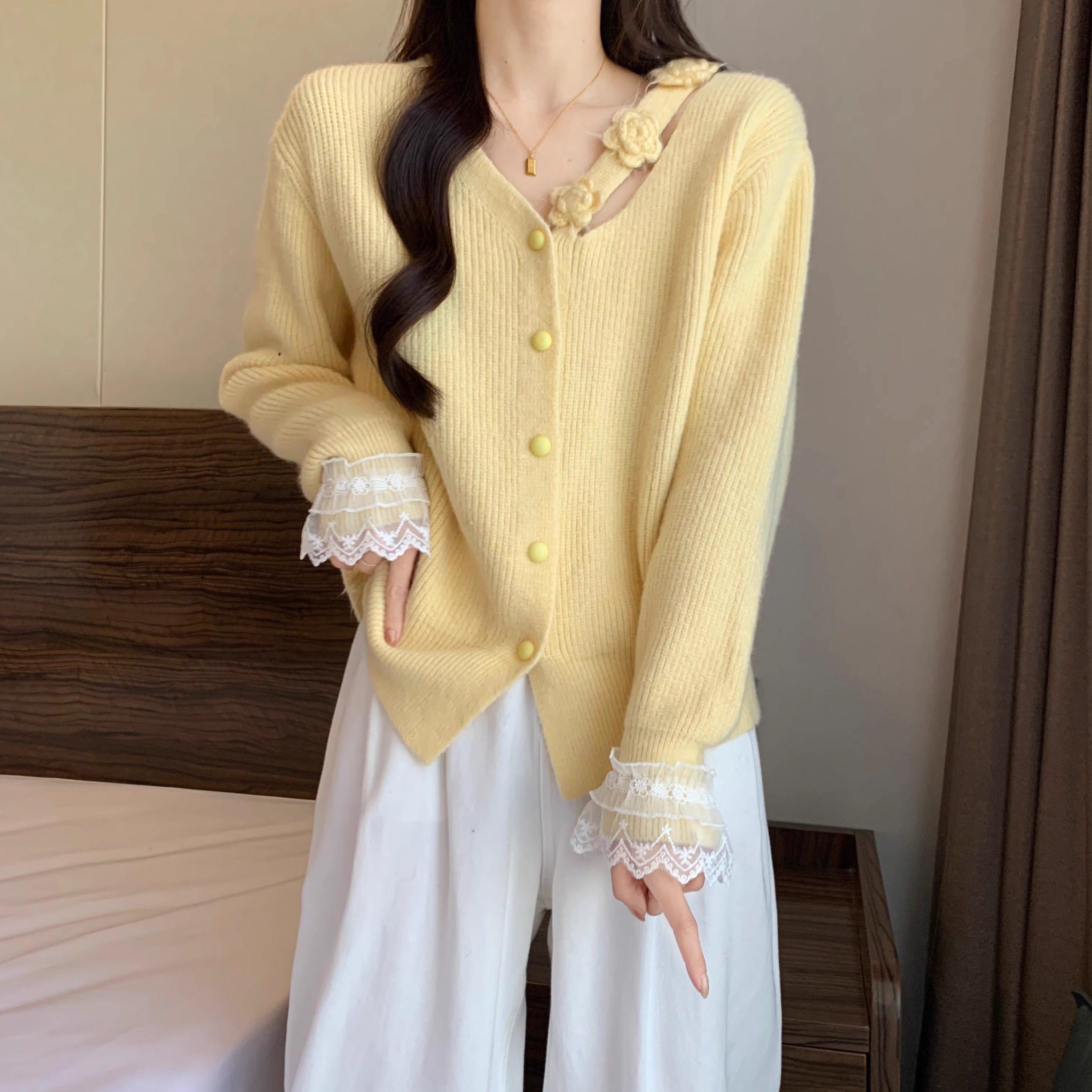 奶黄色花朵V领针织衫女春季大尺码胖mm遮肚内搭打底衫毛衣开 衫上,个性定制/设计服务/DIY,棉服工装,淘宝优惠券,粉丝福利购,淘宝优惠卷