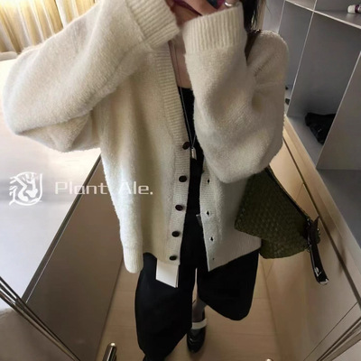 慵懒风仿泰迪毛V领宽松开衫毛衣