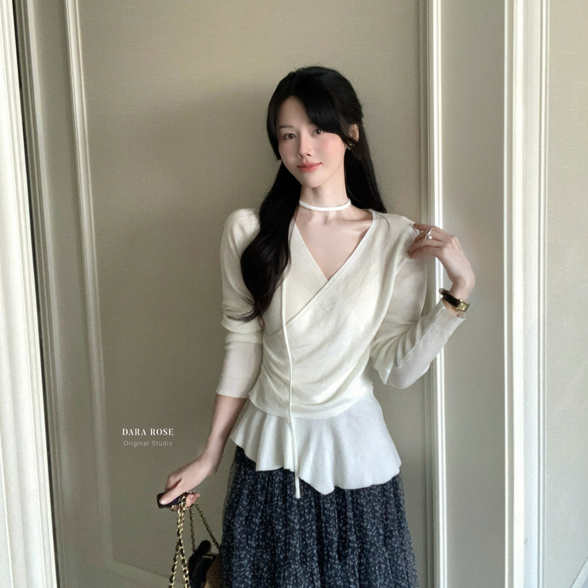 26年春款一DARA ROSE-爆款！韩系不规则收腰荷叶边V领上衣针织衫
