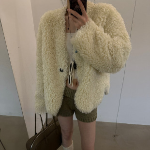 现货折扣一韩系时髦V领卷卷毛毛外套 精品皮毛一体滩羊毛皮草 冬季