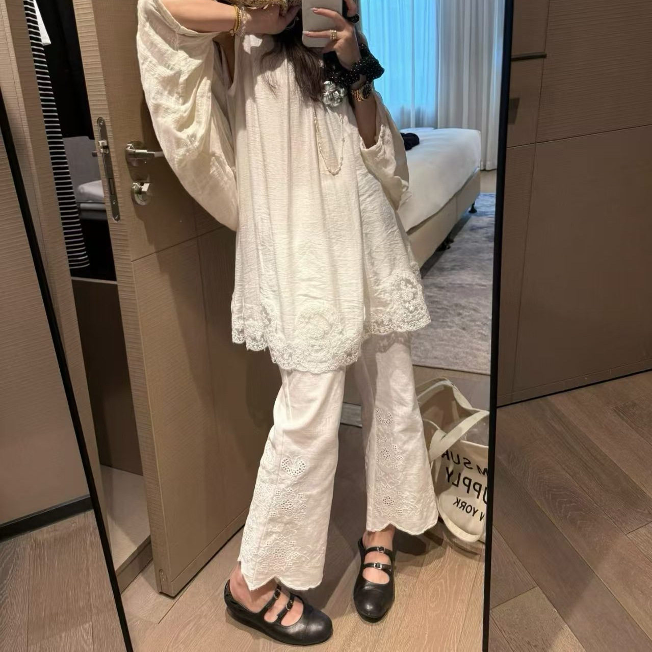 夏季棉麻刺绣微喇显瘦休闲女裤