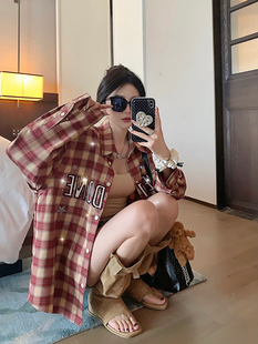 庄大泥 抓毛厚款烫钻刺绣2026早春小众设计感格纹长袖衬衫女外套