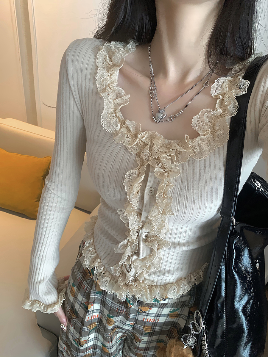 庄大泥 纽扣花边紧身长袖开衫上衣2025冬季新款小众打底外穿女