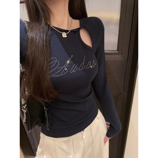 庄大泥 藏蓝色镂空字母烫钻紧身长袖