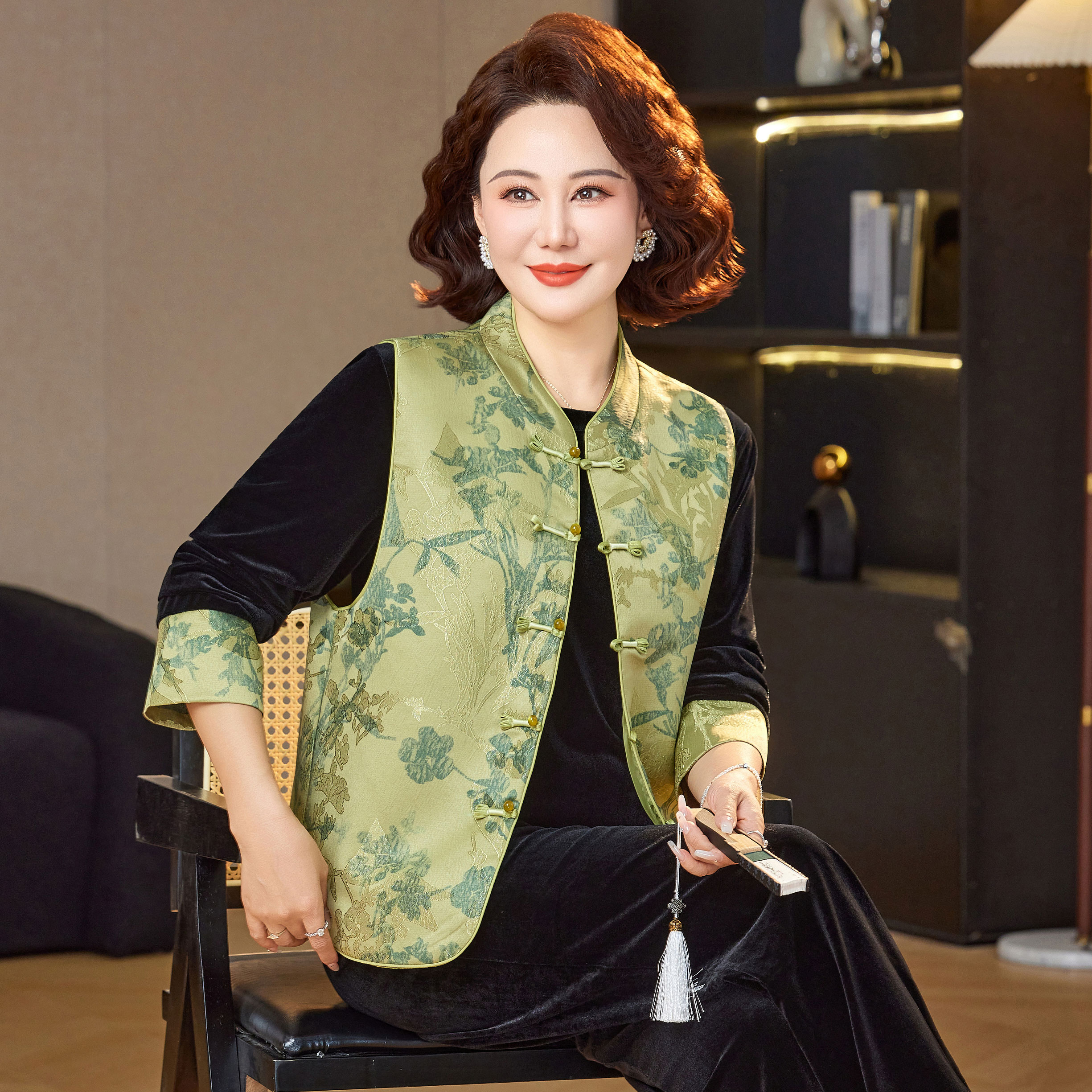 新中式风三件套女士秋季金丝绒马甲洋气减龄中老年妈妈装休闲套装