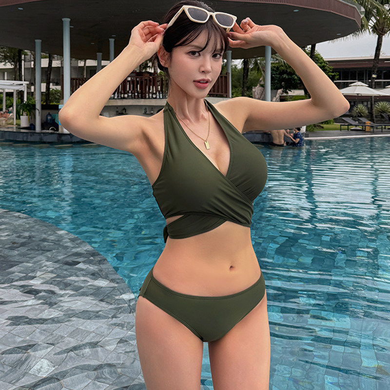 2025新款泳衣女比基尼挂脖军绿色