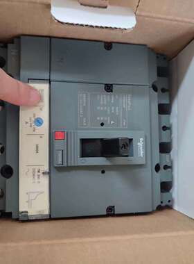 {议价}施耐德CVS250F 4P250A塑壳断路器525543