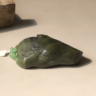 奢侈大料香插碧玉籽料摆件茶道青蛙苹果绿双彩新疆天然和田玉保真