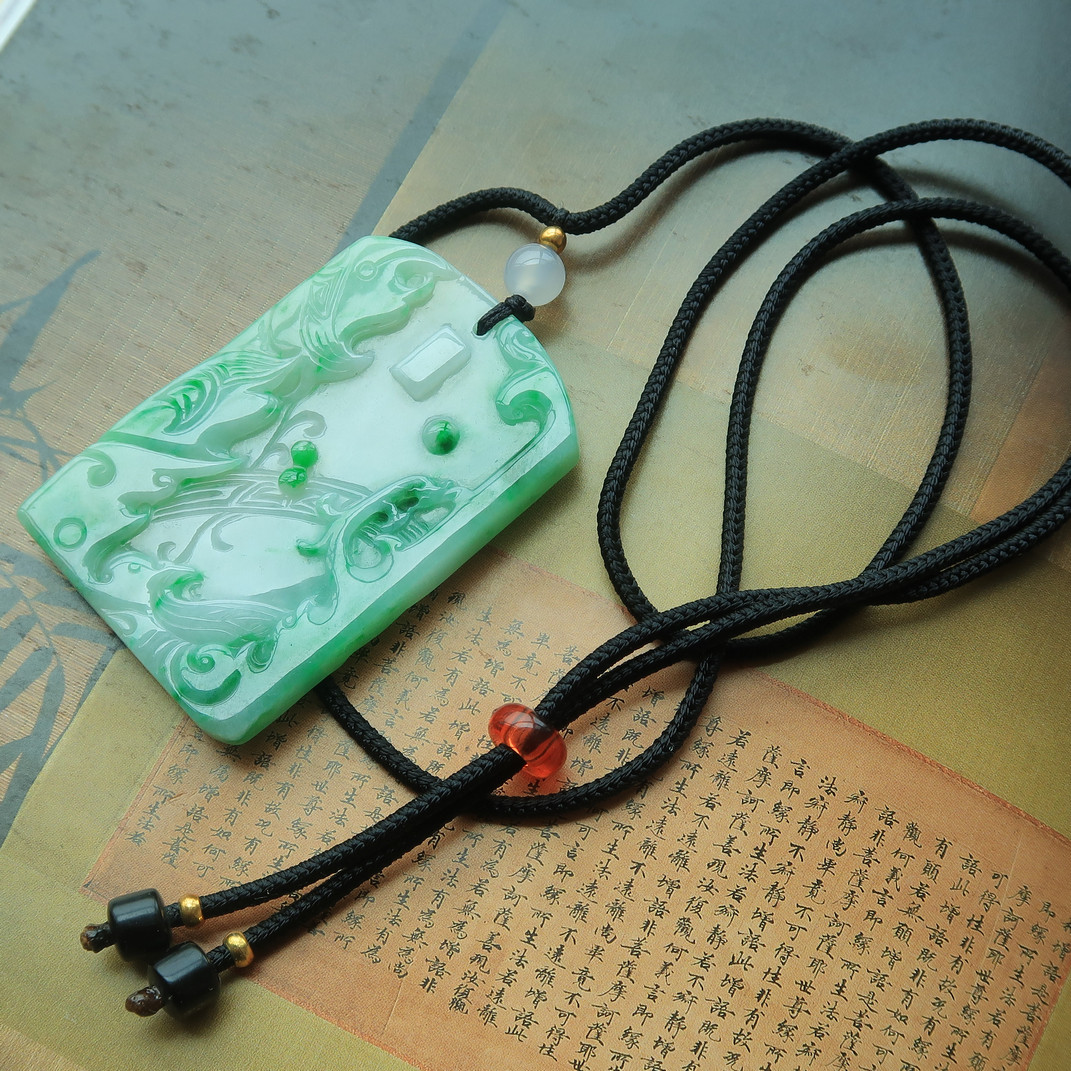 隆和斋珍藏超润老坑阳绿辣绿双面仿古雕花翡翠方牌挂件男女款吊坠