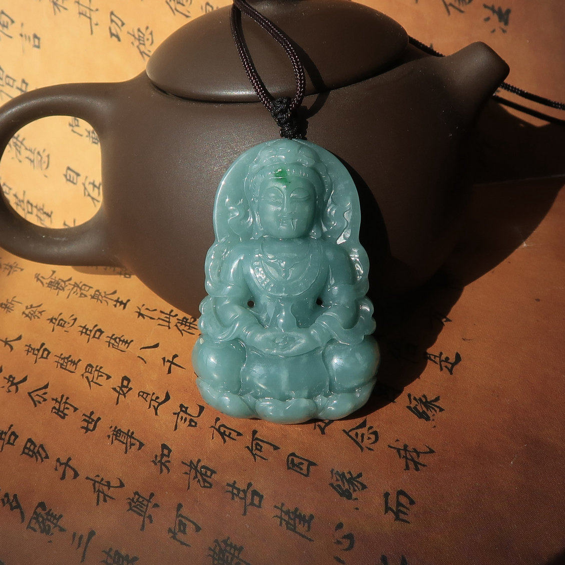 {神魔一念}隆和斋珍藏老坑天然A货阳绿兰花翡翠观音玉器吊坠挂件