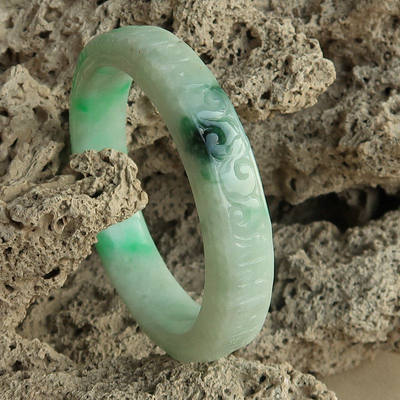 {一帘疏雨}57缅甸老坑细糯白底青阳绿翡翠手镯满雕花方条镯子超值