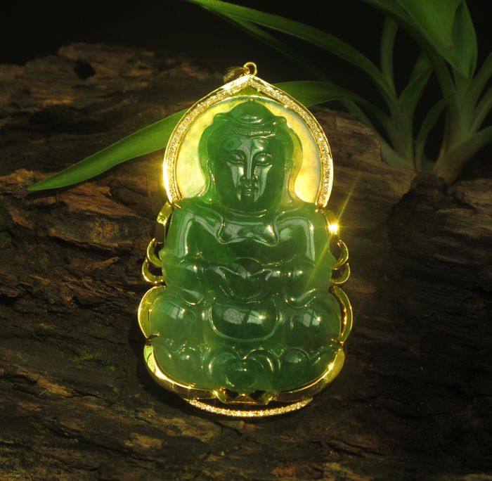 {三十二应周尘刹}一世奢华满绿翡翠观音吊坠冰种翡翠大件手工精雕