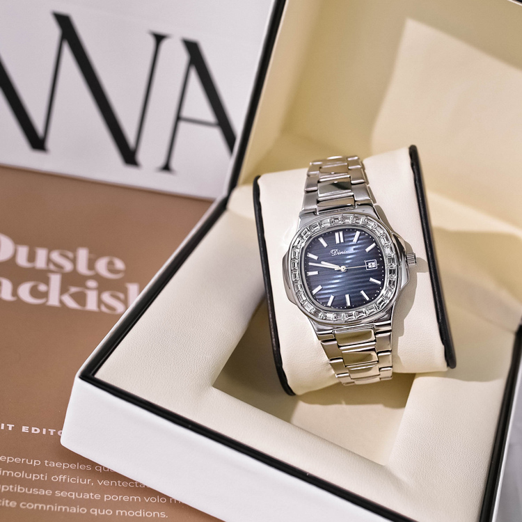 蒂米妮时尚大表盘方形钢带手表