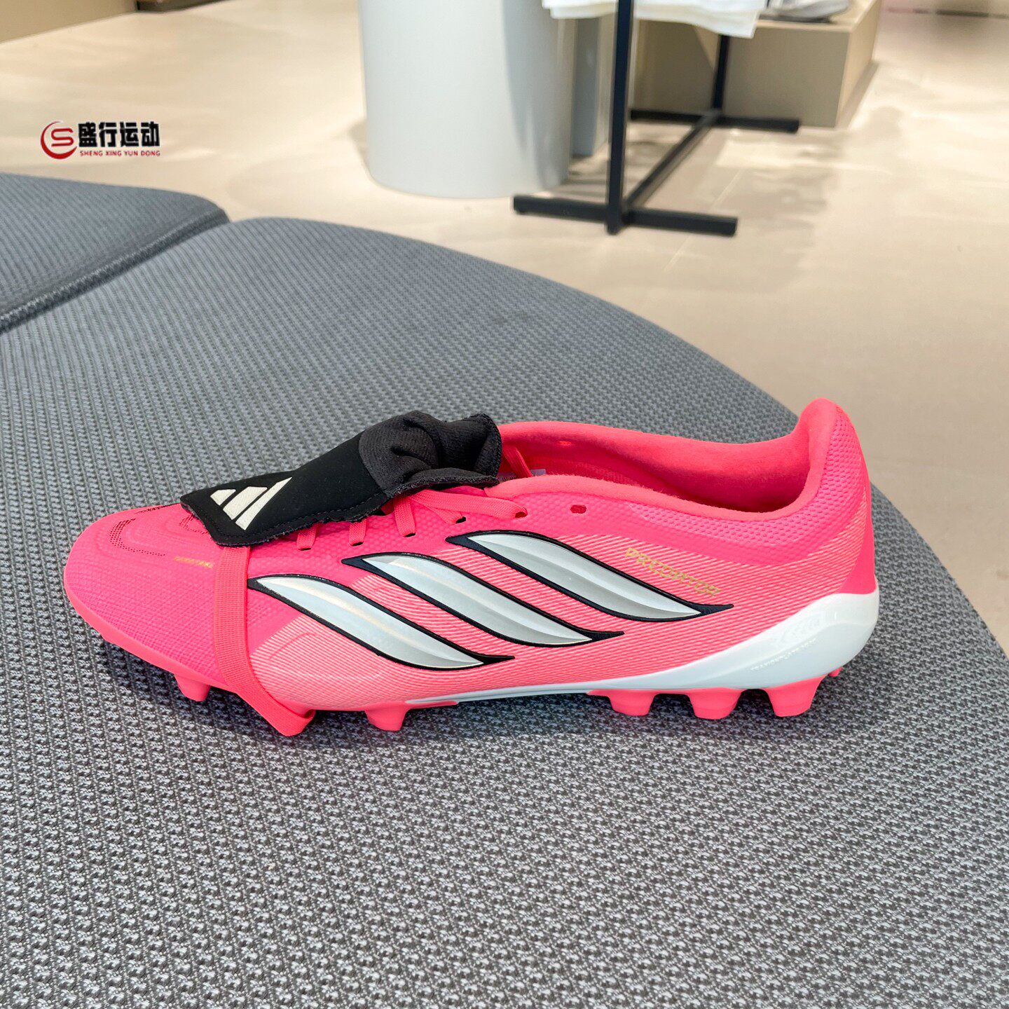 Adidas阿迪达斯男鞋2026秋季人造草皮AG短钉防滑耐磨足球鞋KH6263