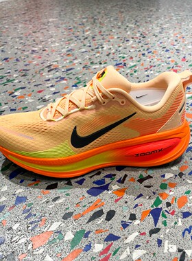 Nike耐克2025冬季新款Vomero18迈柔缓震男子公路跑步鞋HM6803-700